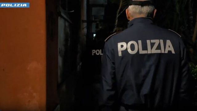 ++ Ucciso in strada con una coltellata 19enne a Torino ++