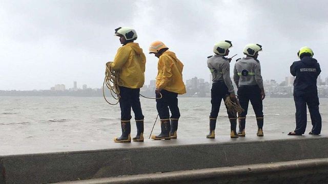 2 drown in Mumbai during high tide, rescue and search operation underway