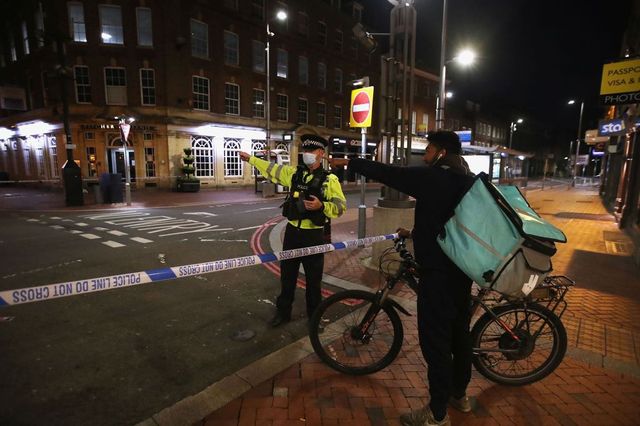 Britská policie označila útok v Readingu za terorismus