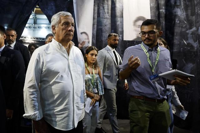 Tajani, niente blitz sulle banche, non servono pizzicotti
