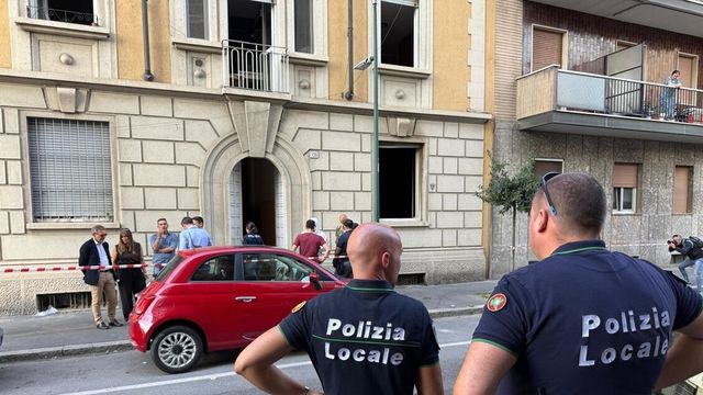 Ucciso e bruciato nel Milanese, tre persone fermate