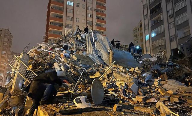 Terremoto in Turchia e Siria, i morti sono circa 2.650. 'Mille volte superiore a quello di Amatrice'