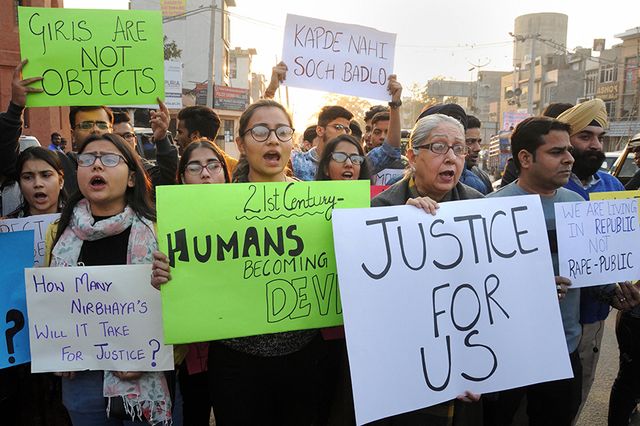Notice to Centre on plea against revelation of Hyderabad rape victim's identity by media