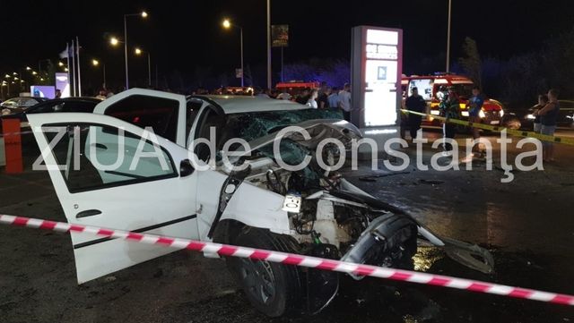 Un mort și doi răniți, după ce două mașini s-au ciocnit în Mamaia