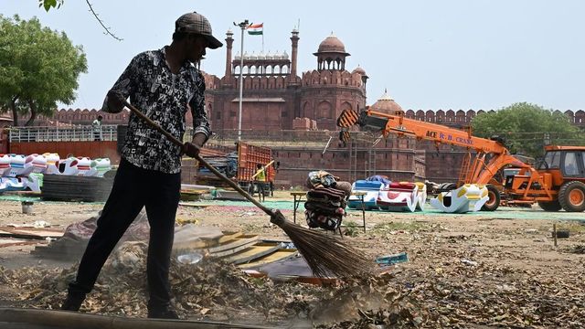Hyderabad stands sixth in Swachh Surevekshan 2024-25, scores 100% in cleanliness