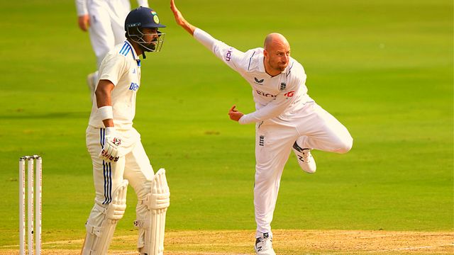Jack Leach out of second India Test with knee injury
