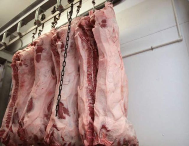 Русия ограничи вноса на свински продукти от България и Словакия