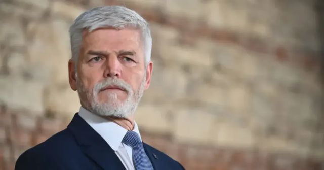 Prezident Pavel odlétá do New Yorku, čeká ho projev v OSN i setkání s Bidenem