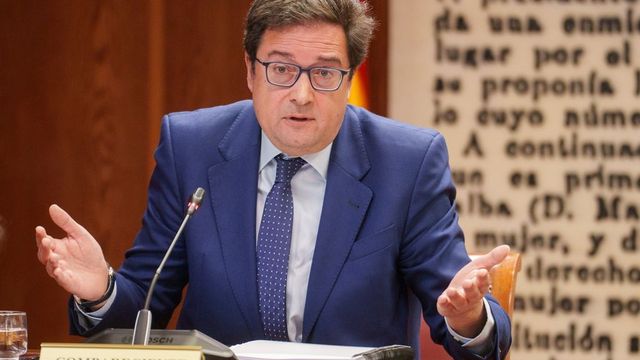 Óscar López responde en el Senado sobre la fiesta de Ábalos en el Parador de Teruel