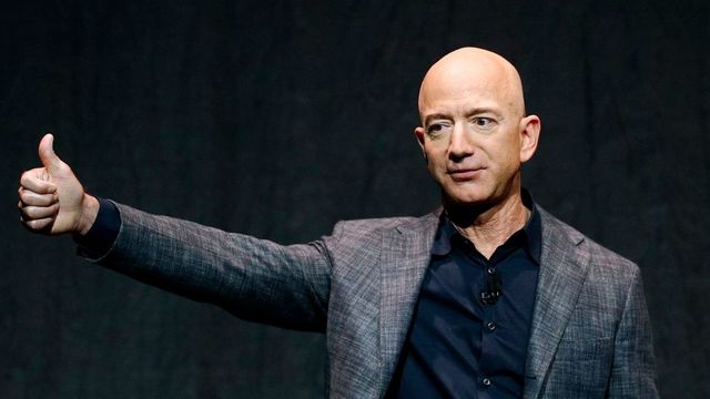 Jeff Bezos pleacă de la conducerea Amazon