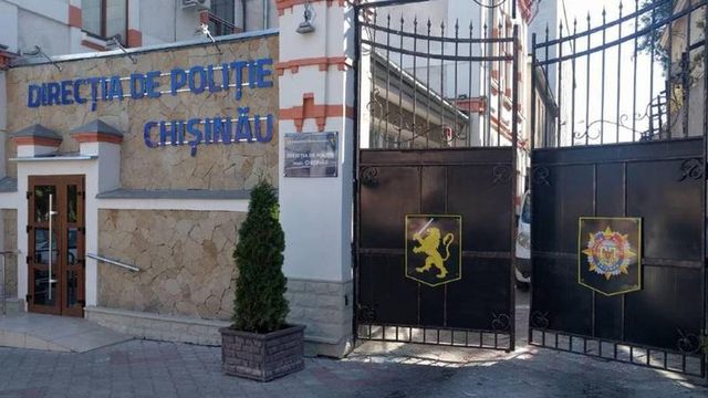 50 de persoane aflate în căutare, reținute de Poliție