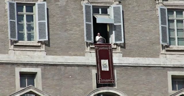 Il Papa annuncia l’accordo diocesi-comune per regolarizzare braccianti irregolari in Puglia