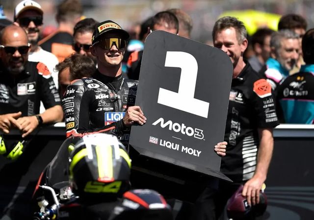 David Muñoz logra su primera victoria en Moto3