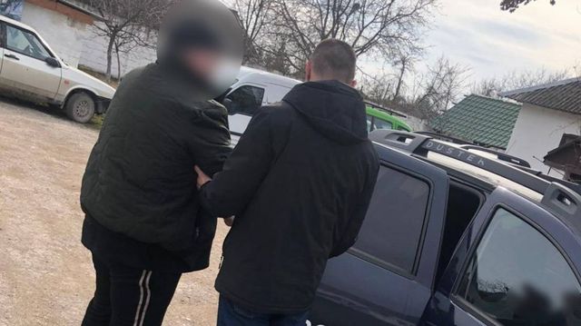 Un străin dat în căutare internațională pentru răpirea unei persoane, prins în timp ce încerca să intre în Republica Moldova