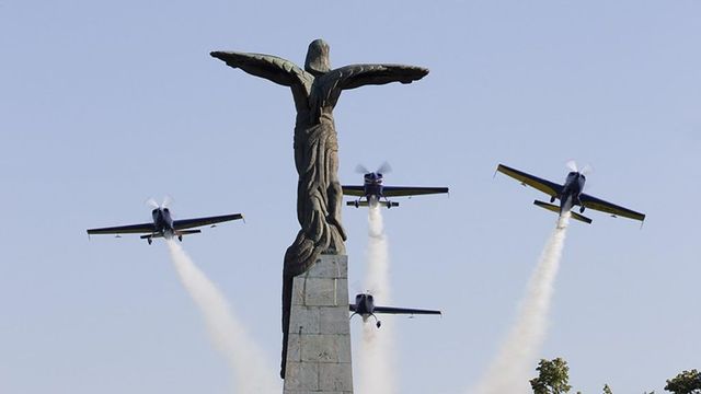 Avioane de luptă și elicoptere vor survola Bucureștiul de Ziua Aviației Române și a Forțelor Aeriene