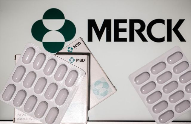 Pastila anti-Covid dezvoltată de Merck, acuzată că accelerează mutațiile coronavirusului