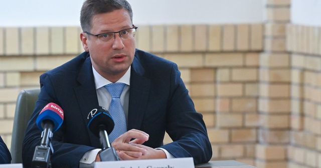 Fót fideszes polgármesterét nem érdekli, hogy Gulyás Gergely mit beszél