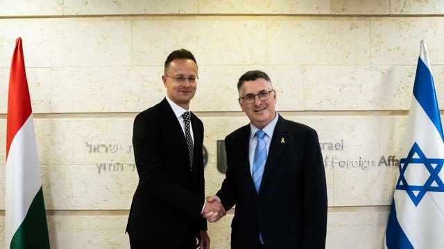 Szijjártó Péter az orosz külügyminiszterrel egyeztetett a Trump-Putyin találkozó előtt