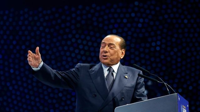 Berlusconi szerint a jobbközép választások nélkül is kormányra kerülhet