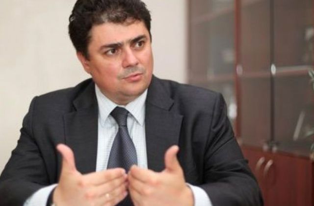 Филип, Габурич и Калмык заслушаны в парламенте по вопросу приватизации «Air Moldova»