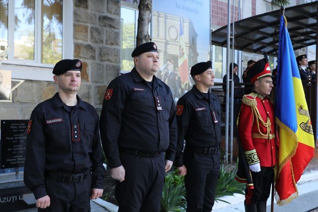 Trei carabinieri moldoveni au fost detașați la operațiunea internațională de menținere a păcii din Kosovo
