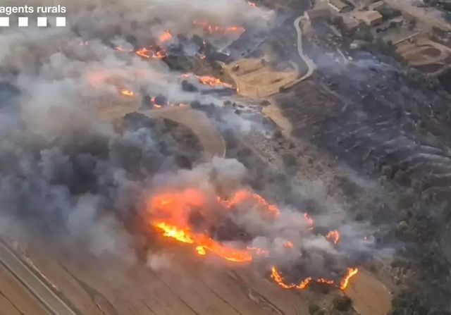 Dos muertos en el incendio de la comarca ilerdense de Segarra, ya estabilizado