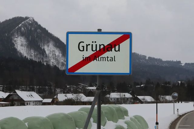Patru persoane au murit după ce avionul în care se aflau s-a prăbușit, în Austria