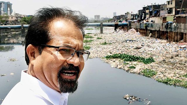 Mumbai Mayor’s car fined for stopping in no-parking zone