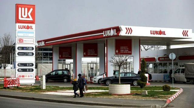 Lukoil a acceptat să își vândă activele internaționale traderului Gunvor
