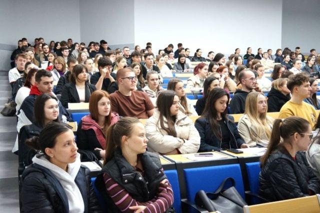 Peste o mie de observatori vor supraveghea examenele de absolvire a gimnaziului