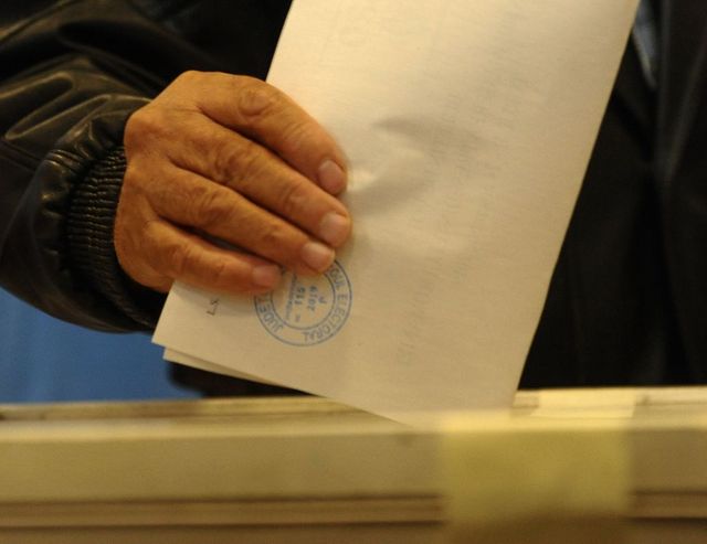 Românii care nu și-au făcut viză de flotant până la 4 septembrie, nu vor putea vota la locale în noua localitate de reședință