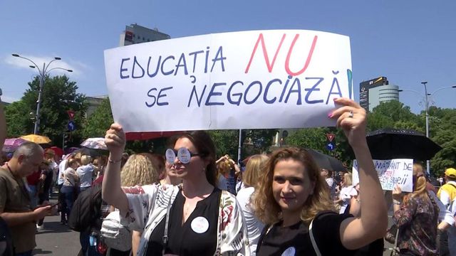 Premierul Ciucă îi primește din nou la negocieri pe sindicaliștii din Educație și Sănătate