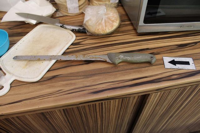 Gyrosszeletelő késsel sebesítette meg vendégét egy szakács Budapesten