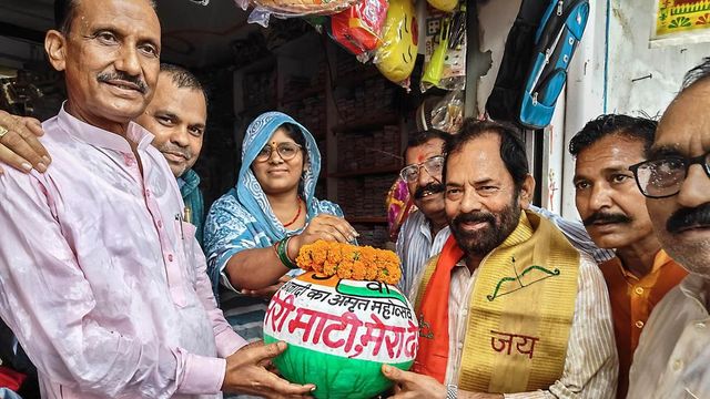 Attacking Sanatan Dharma has become 'fashion' for 'frustrated fraternity': Naqvi