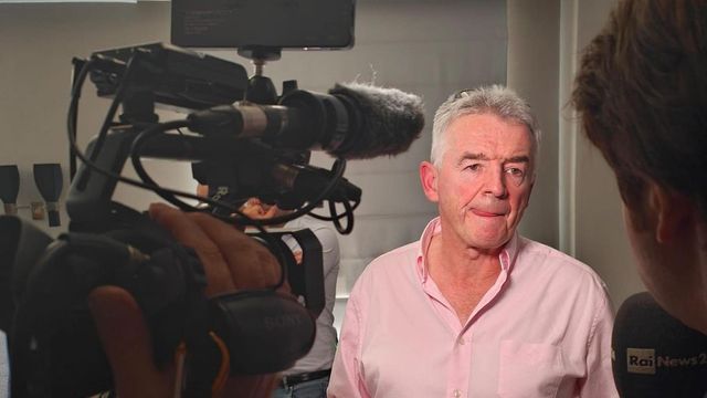 Ryanair alzerà i bonus allo staff per scovare i bagagli fuori misura