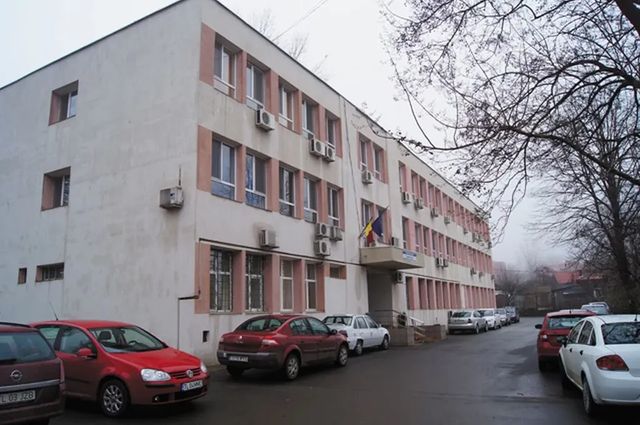 Scandal provocat de un inspector băut de la DSP într-un centru de carantină din Foșcani