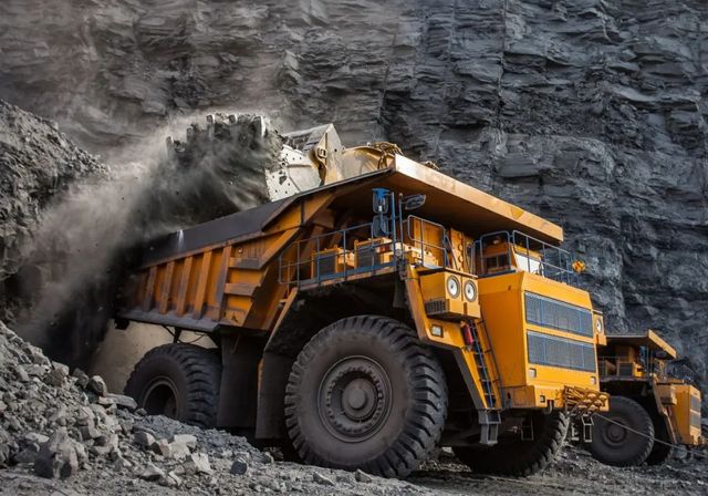 China hace acopio de los minerales críticos para el coche eléctrico