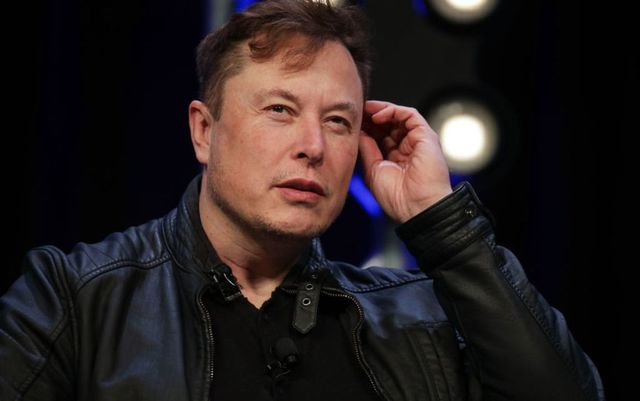 Elon Musk estimează că vorbirea umană va deveni perimată în cinci ani: Va fi ca în „The Matrix“