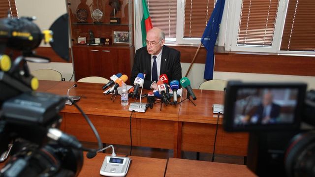 При евтин газ регулаторът готви поскъпване на парното