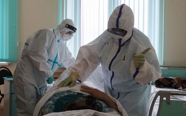 O asistentă din Botoșani, care a ajutat mai mulți pacienți cu COVID-19 să se vindece, a murit din cauza coronavirusului