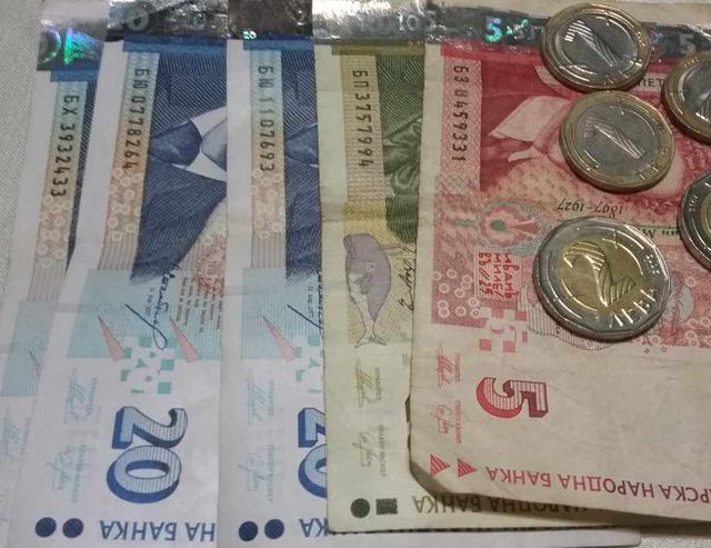Брюксел прогнозира забавяне на европейската икономика