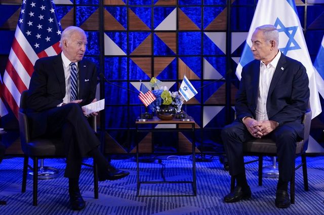 Biden chiede a Netanyahu di garantire la sicurezza dei civili di Rafah