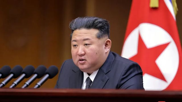 Nestojíme o sjednocení s Jihokorejci a jaderných zbraní se nevzdáme, řekl Kim