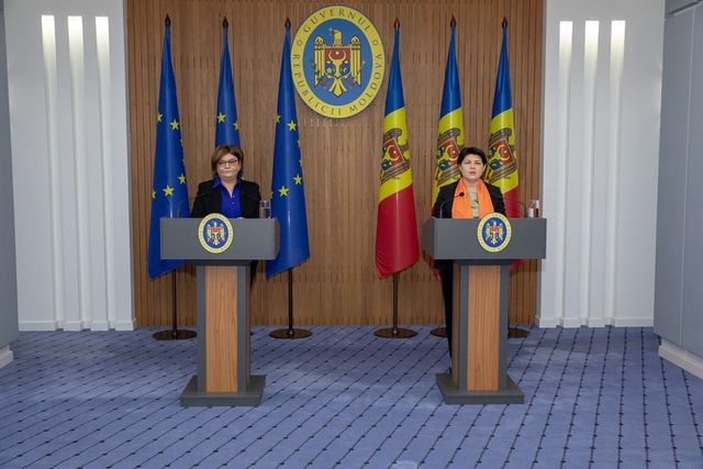 Declarații de presă după întrevederea premierului cu Adina Vălean, comisarul european pentru transporturi