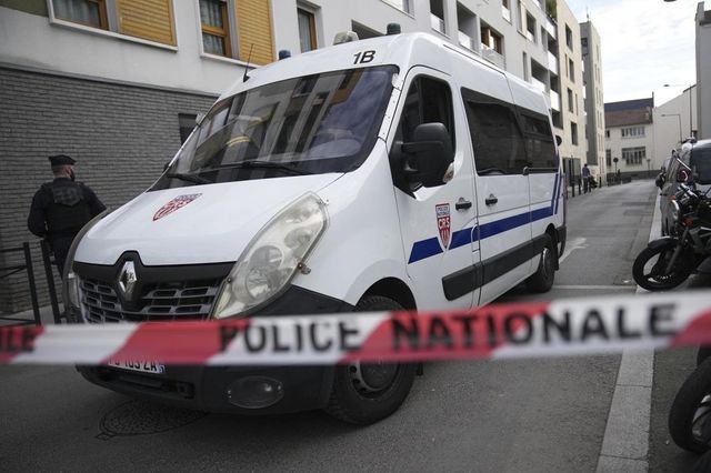 Giallo in Francia, un uomo trovato sventrato nel parco