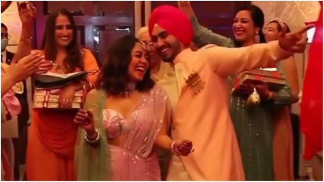 Neha Kakkar Shares Her Roka Ceremony Video With Rohanpreet Singh, Couple Dances to Bhangra Beats