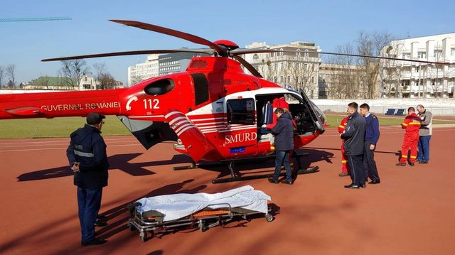 O tânără de 20 de ani, transportată cu SMURD-ul de de la Bălți la Chișinău, după un accident rutier