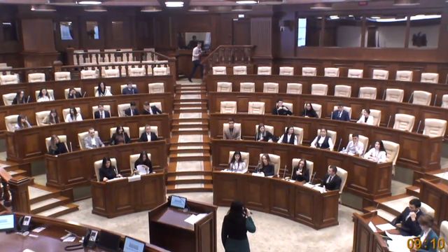 Parlamentul Tinerilor s-a întrunit în ședința plenară