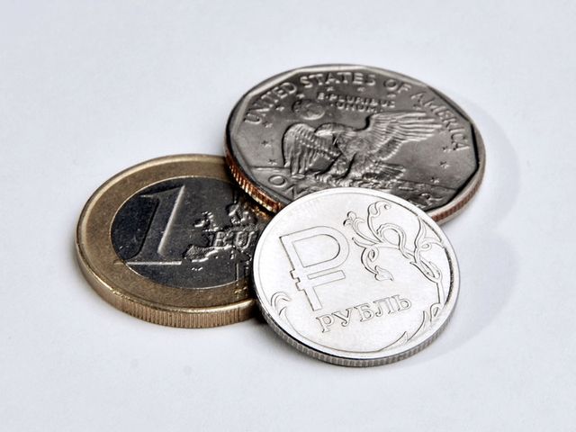 Курс доллара на Мосбирже превысил 91 рубль впервые с февраля 2016 года