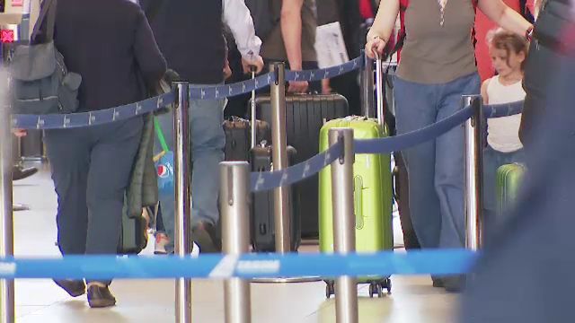 Bani falși la Aeroportul Henri Coandă